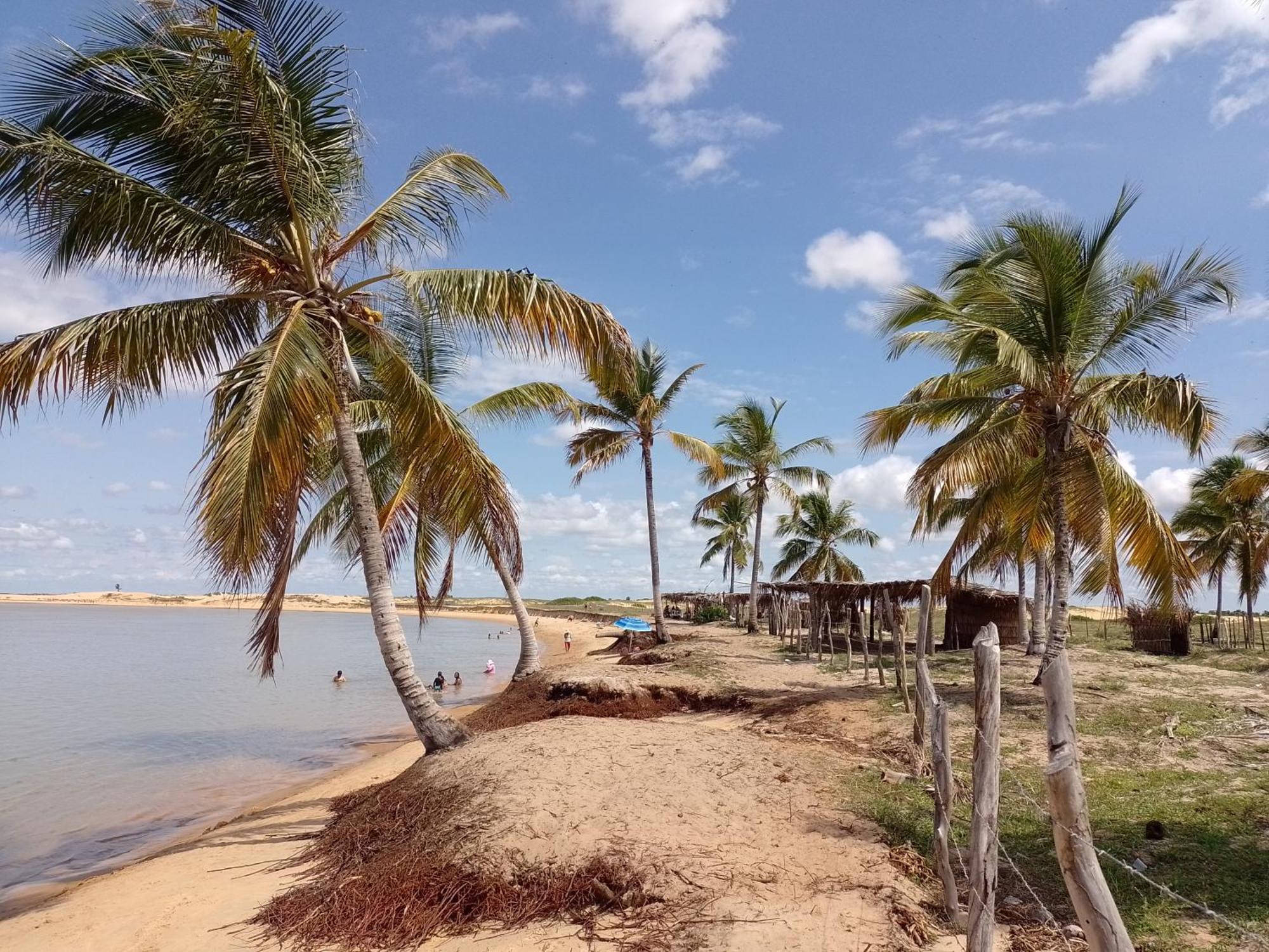Chale Perto Da Praia Com Duas Suites E Varandao Pacatuba  المظهر الخارجي الصورة